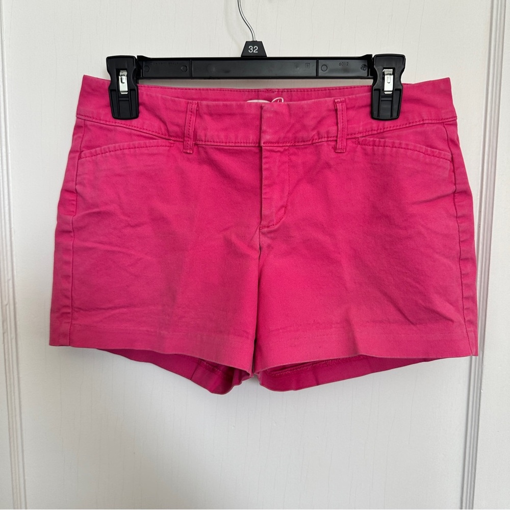 Old Navy, pixie style shorts and size 2. Great pink color!